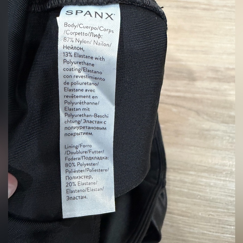 SPANX Faux Leather Leggings in Black Size X-Small - Picture 9 of 9